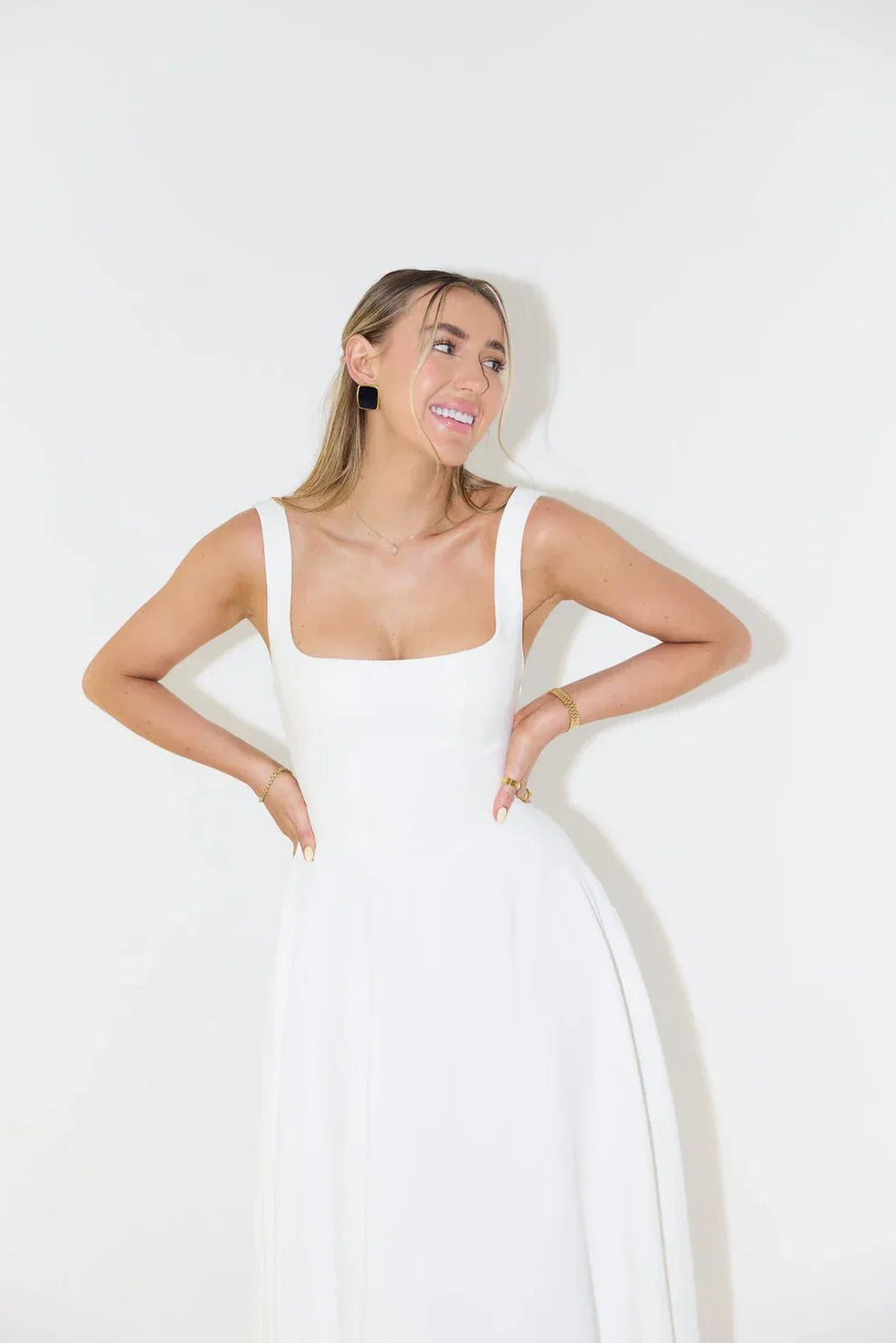 Inaya Classic Midi Dress