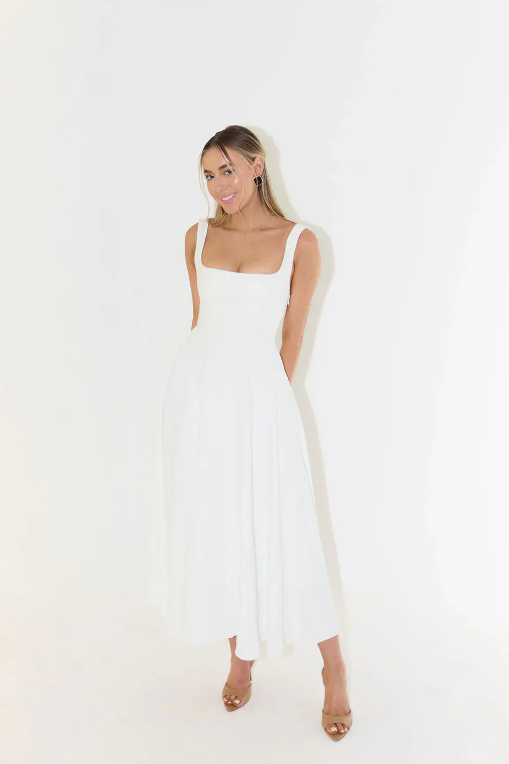Inaya Classic Midi Dress