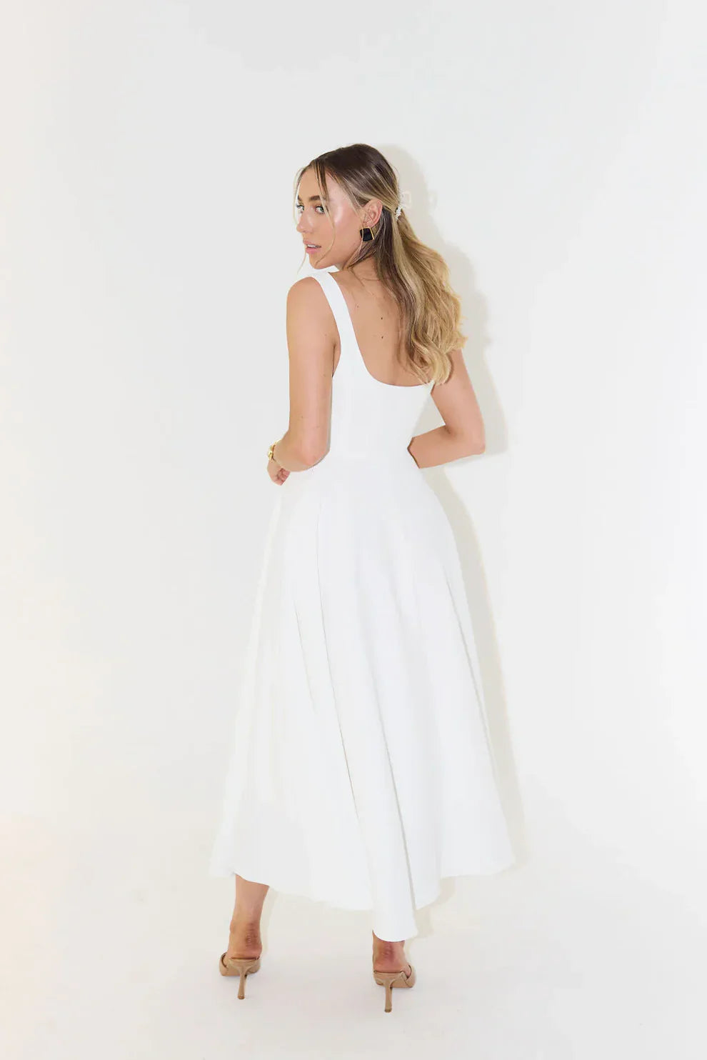 Inaya Classic Midi Dress