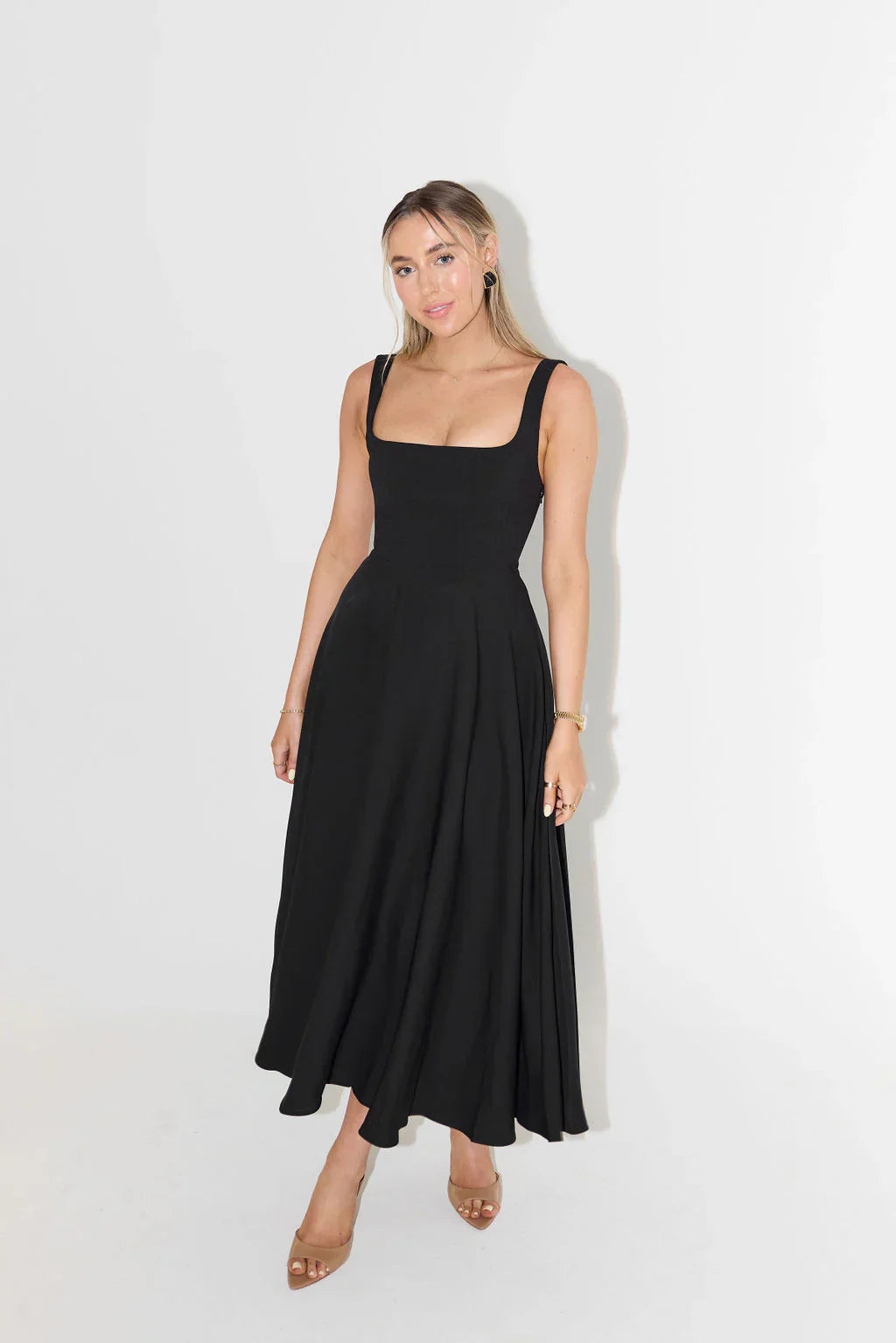 Inaya Classic Midi Dress